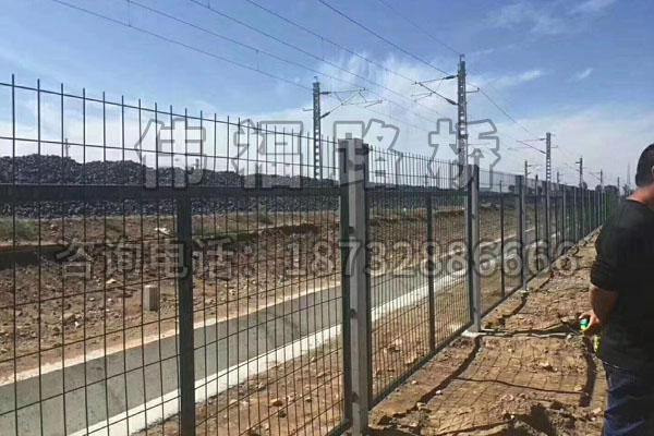 鐵路（lù）護欄